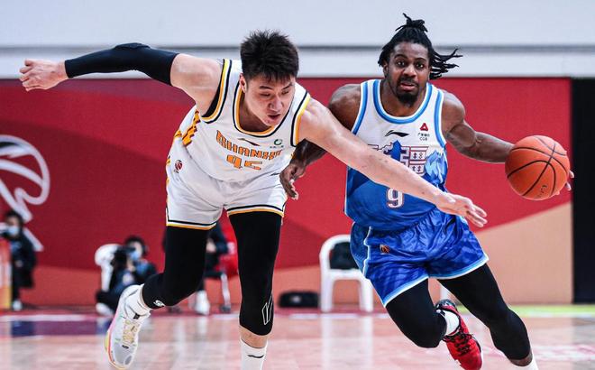 青岛队碾压山东队，克莱刷新纪录