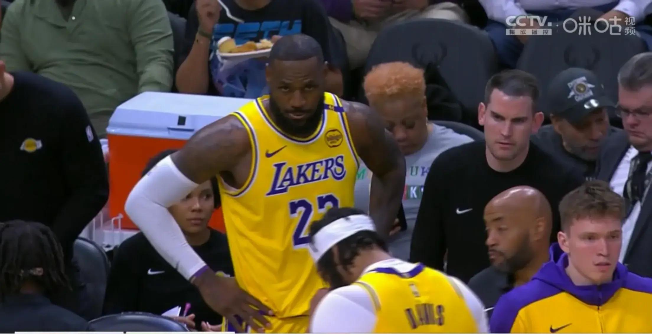 湖人鏖战雄鹿，詹姆斯刷新纪录