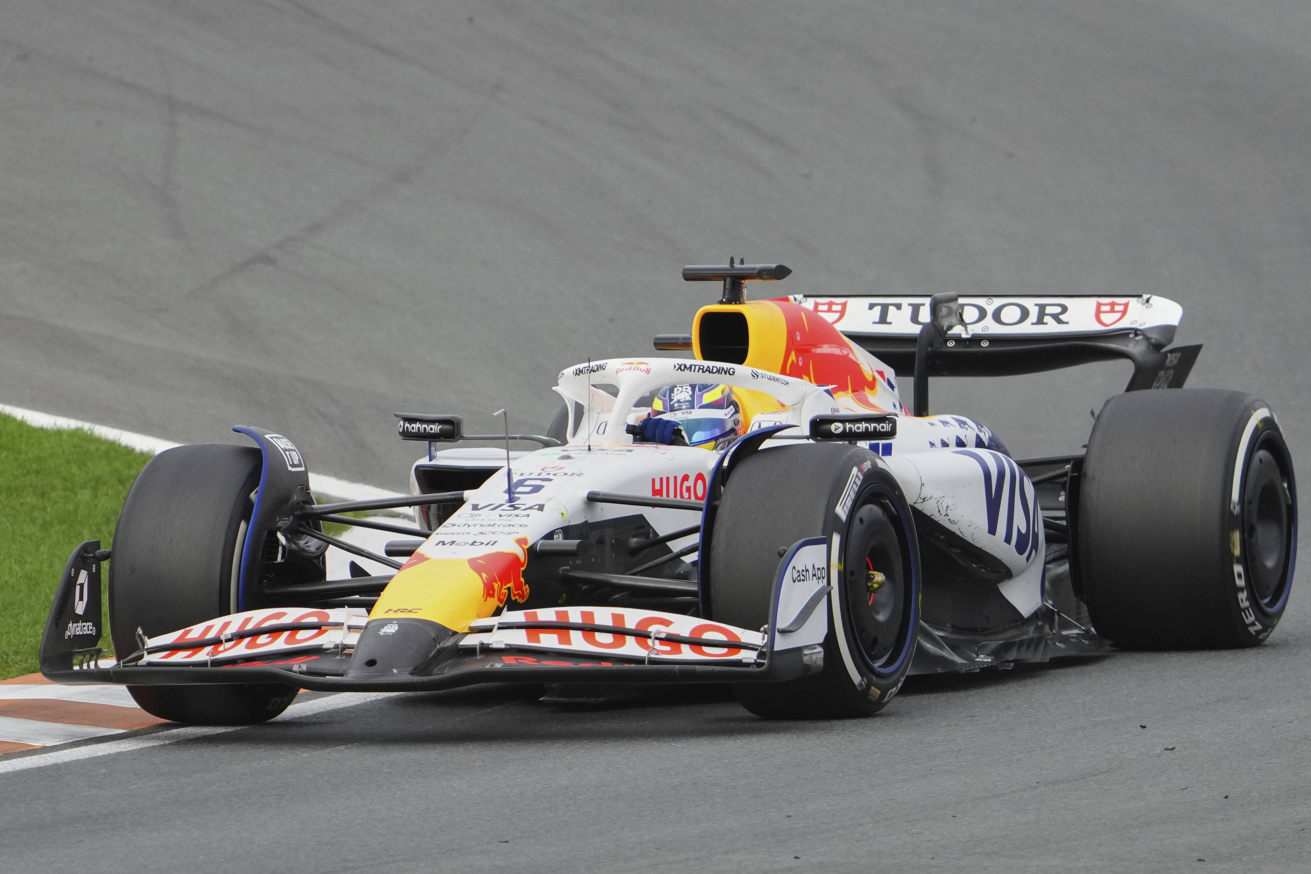 迈凯伦绝杀红牛车队，皮亚斯特里关键制胜