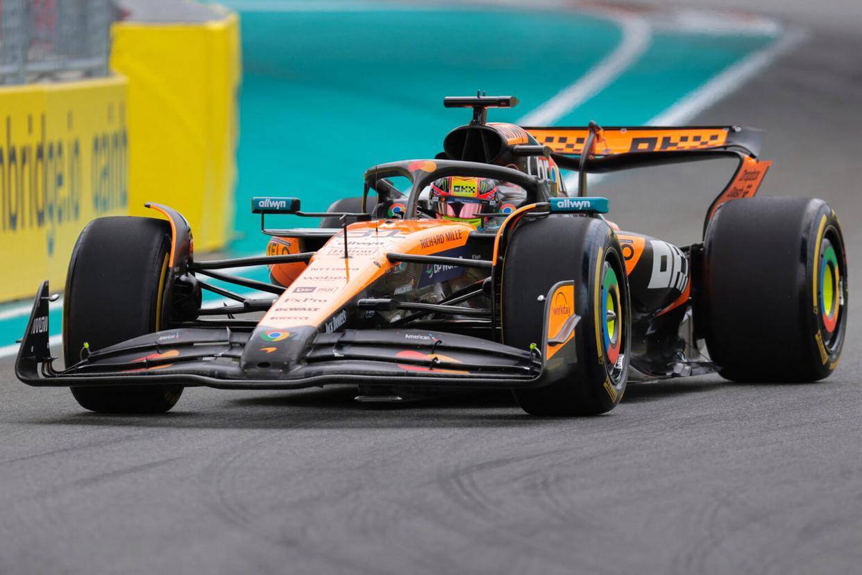 哈斯车队横扫梅赛德斯，皮亚斯特里高光表现