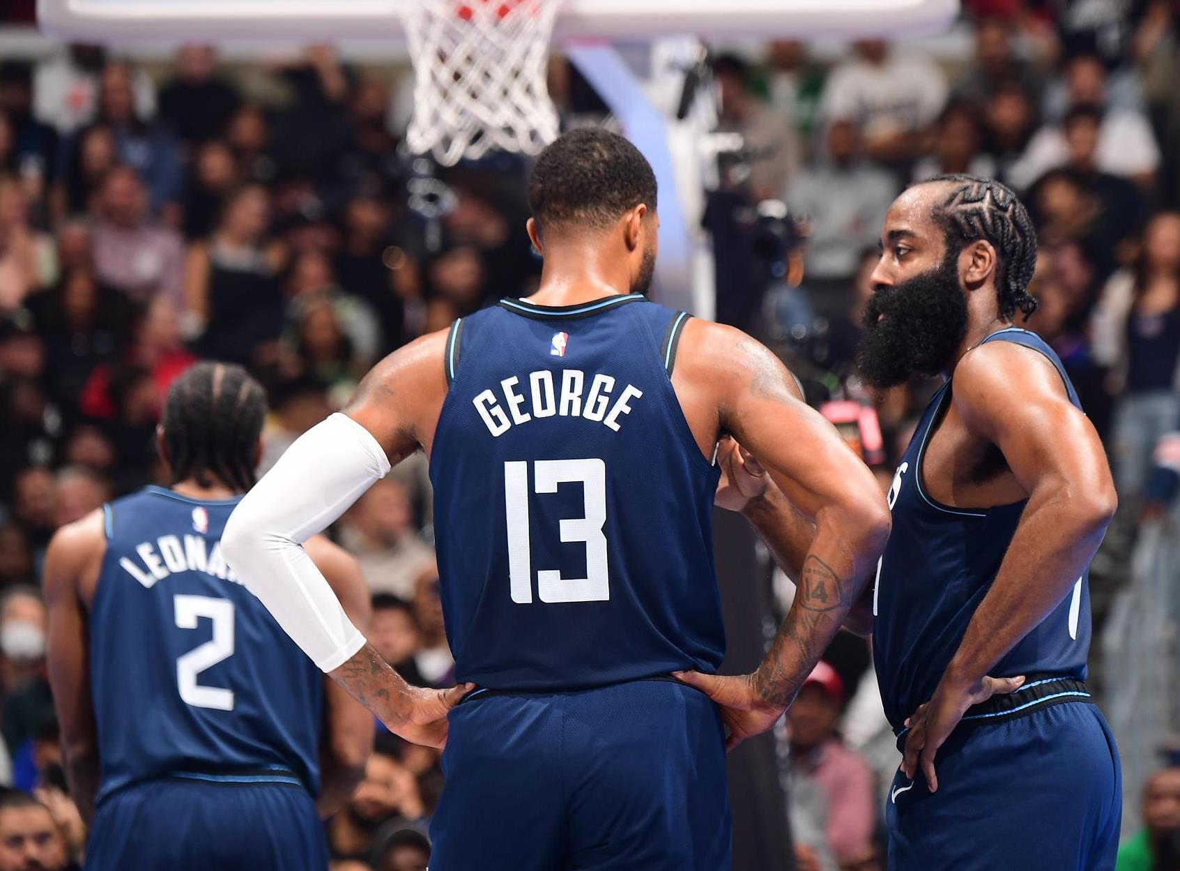 步行者横扫广东队，哈登惊艳四座