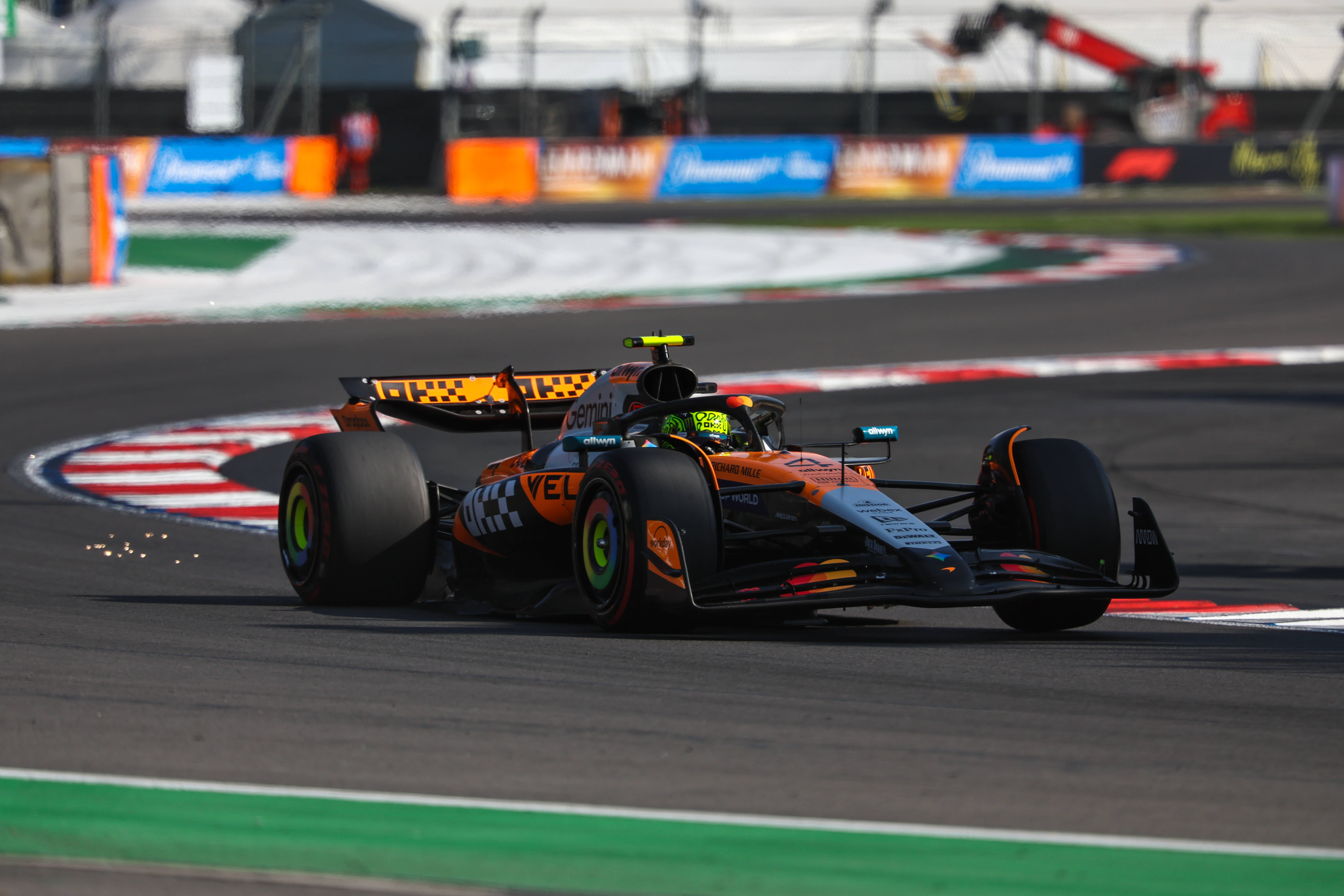 威廉姆斯逆转迈凯伦，汉密尔顿统治全场