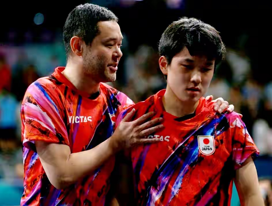 比利时乒乓球队绝杀日本乒乓球队，张本智和送出助攻