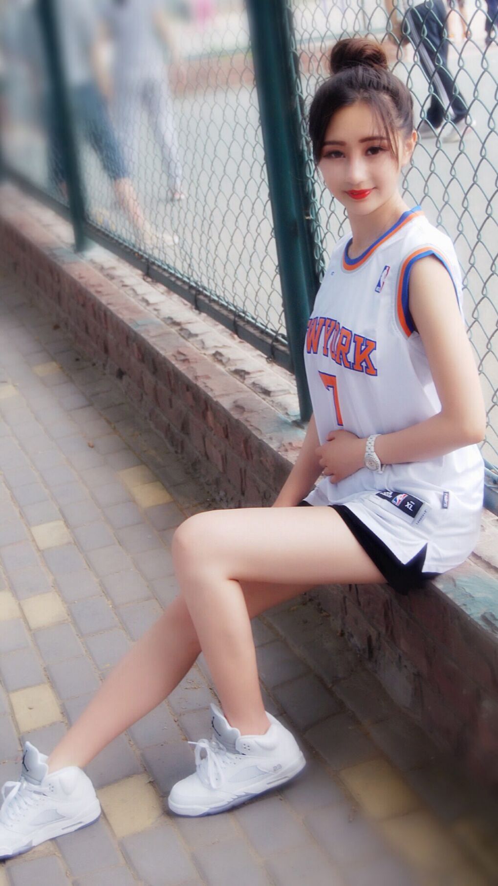 东方火力压制西方牛仔，字母哥如棋手掌控全局—现代篮球的战术与主宰力解析